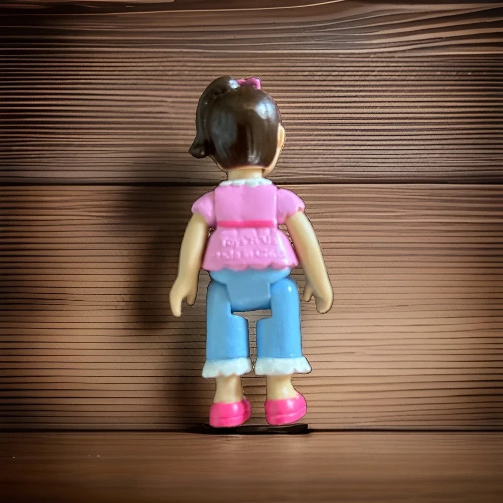 Toys R Us Loving Family Dollhouse  Hispanic GIRL Toddler Doll/ Figure